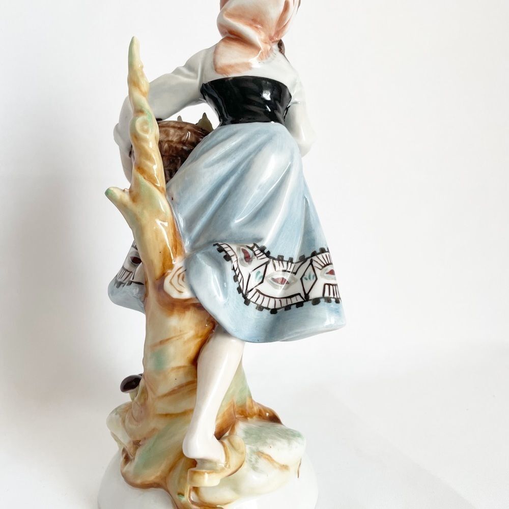 Vintage Andrea by Sadek #6054 Figurine 8” - Picture 7 of 8
